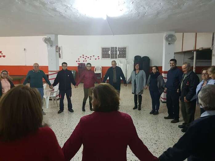 El taller se imparte en varias sedes vecinales (Foto TA)